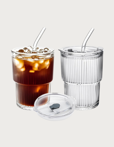 כוס זכוכית בעיצוב רטרו